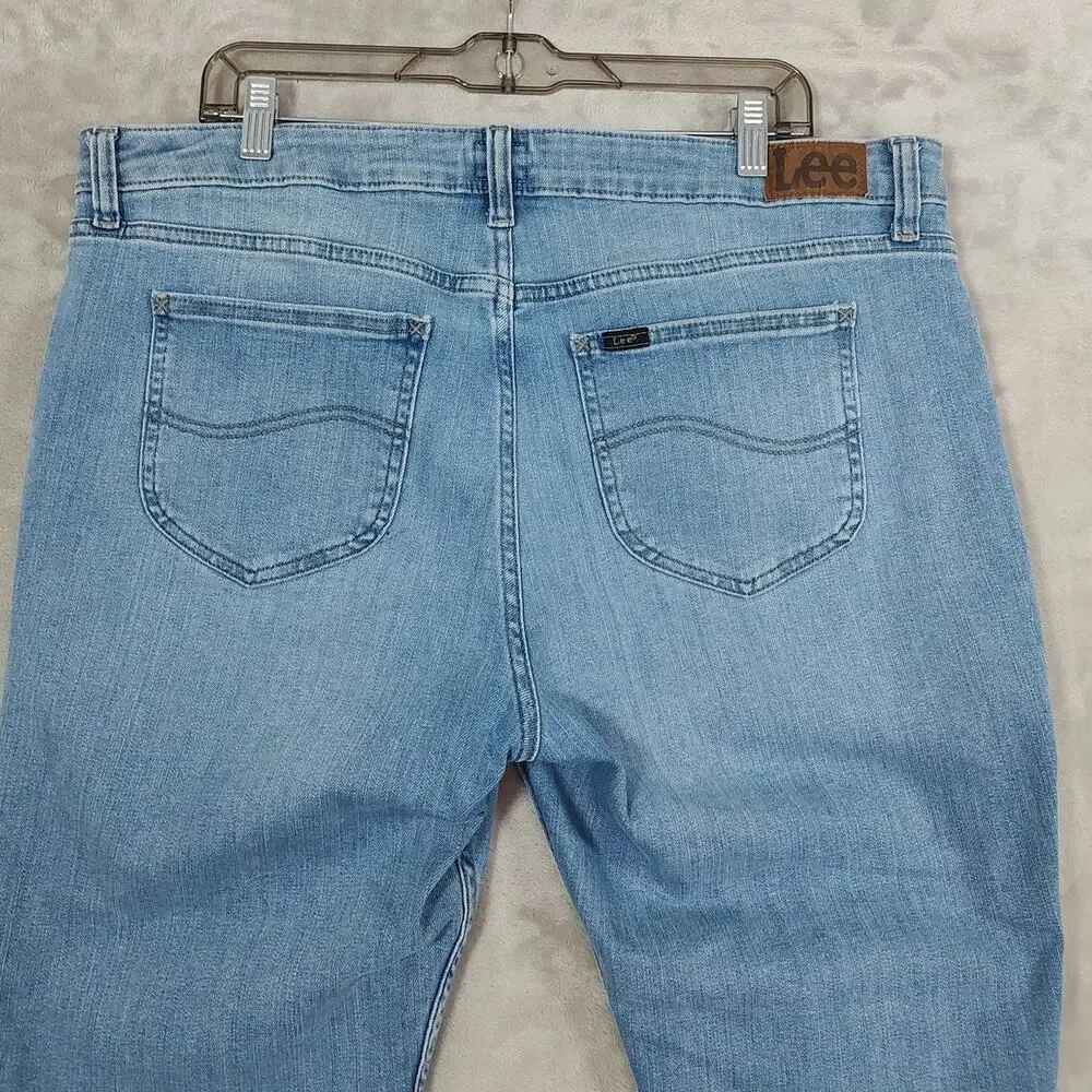 Lee Women's Mid-Rise Straight Leg Jeans Light Wash Size 18S Very Good Comdition